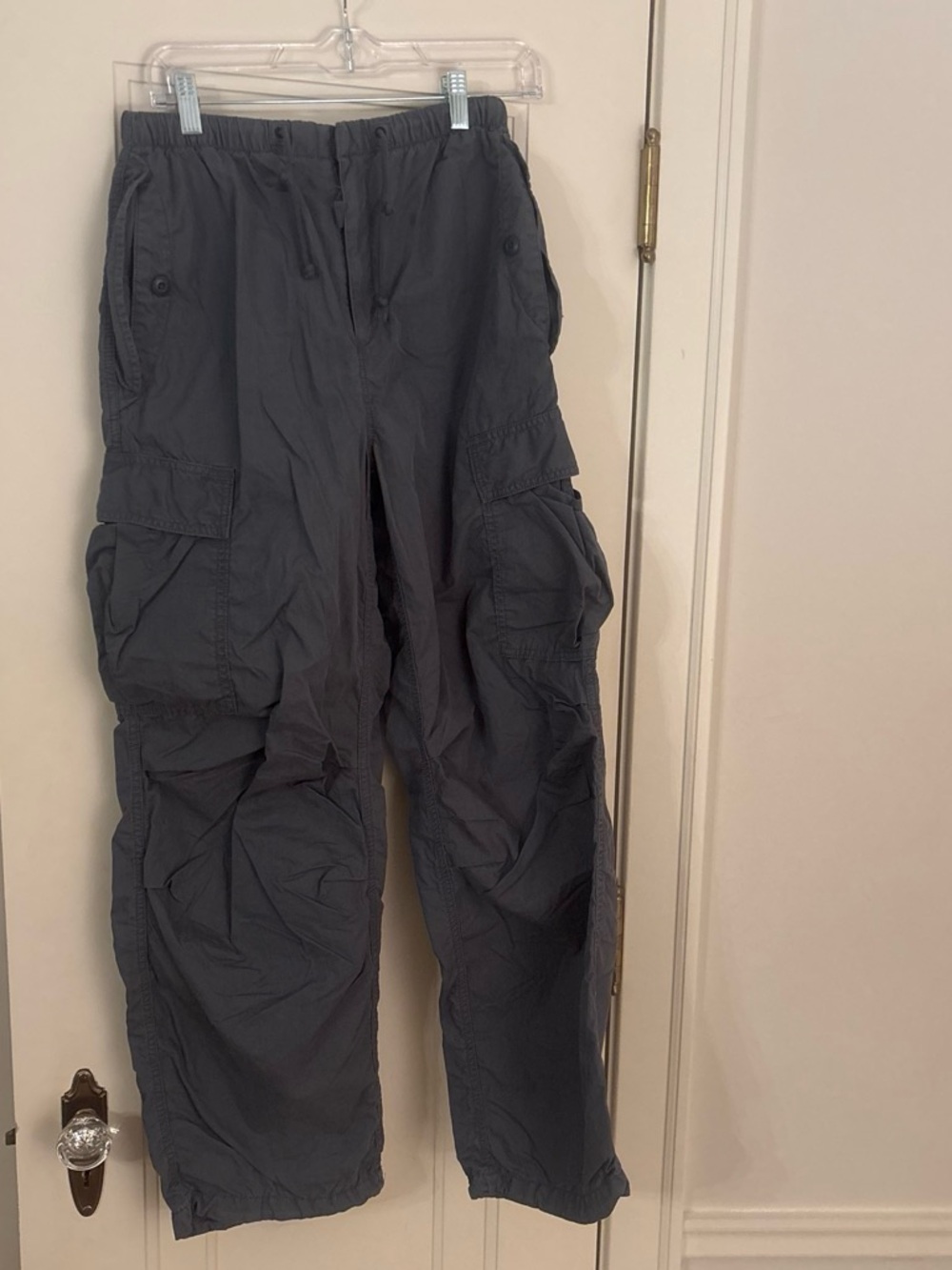 Aritzia Wide-Leg Cargo Pants in Charcoal